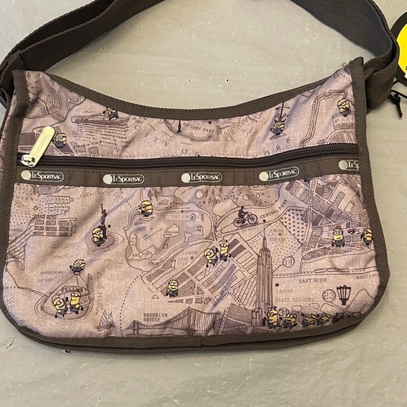 NWT LeSportsac Minions Crossbody Bag With Small Zipper Pouch - Picture 5 of 6